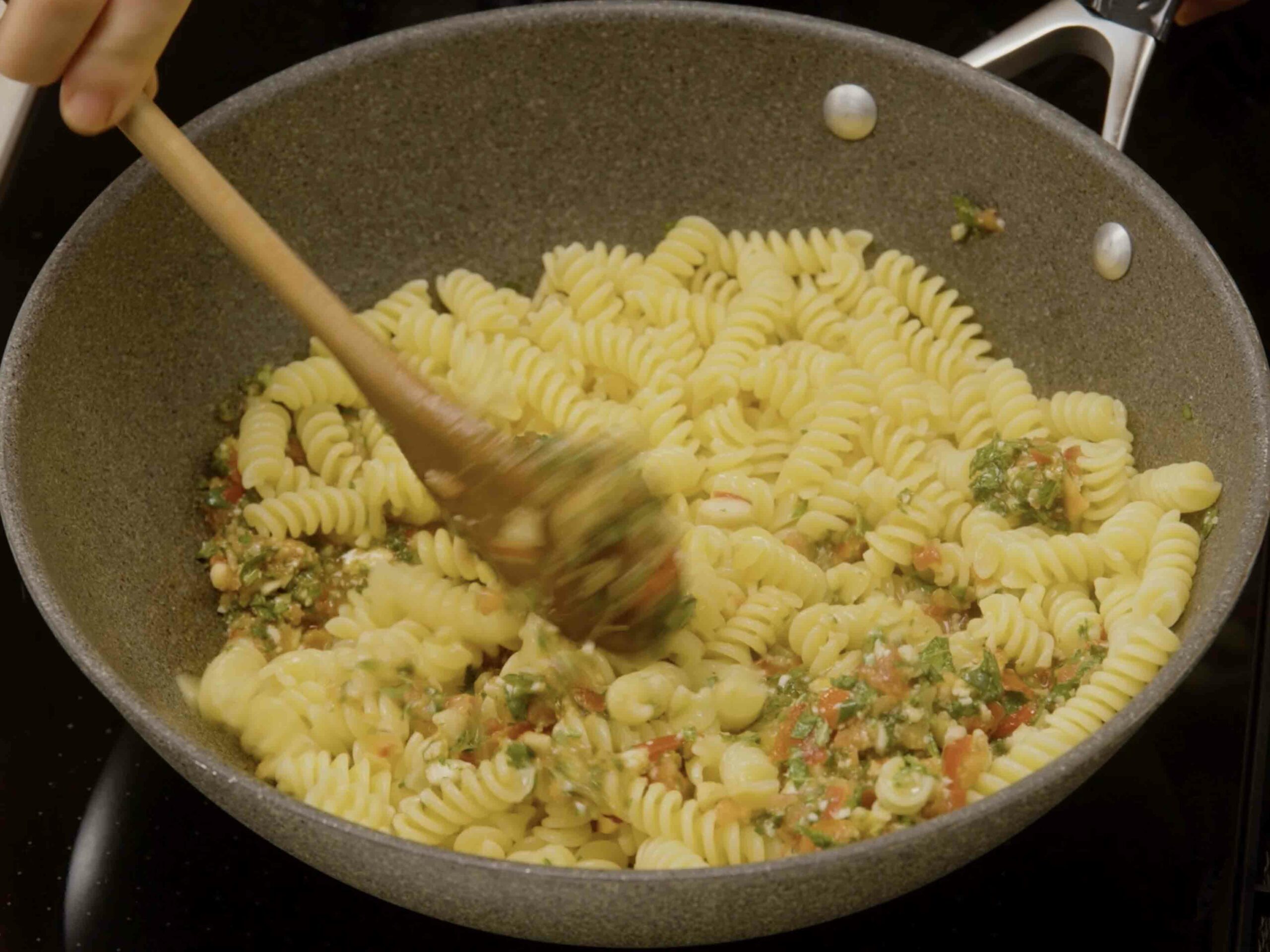 Fusilli con pesto alla siciliana