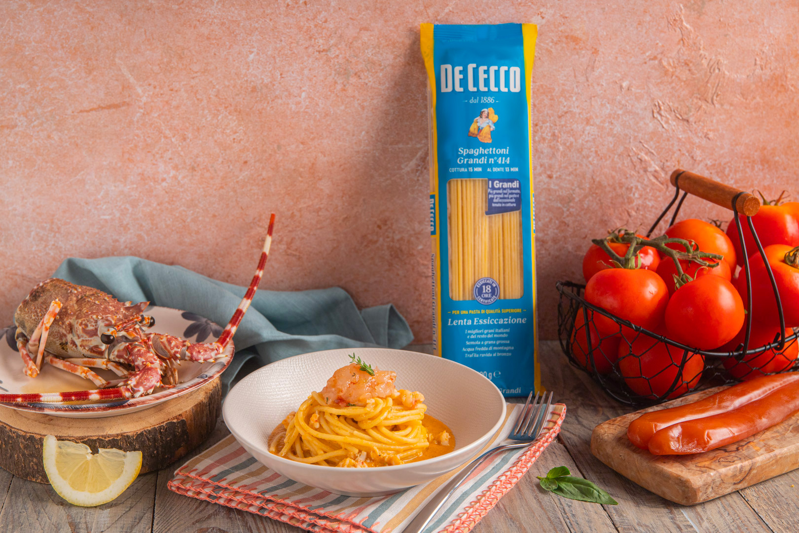 Spaghetti De Cecco con ragù di crostacei, bottarga e limone