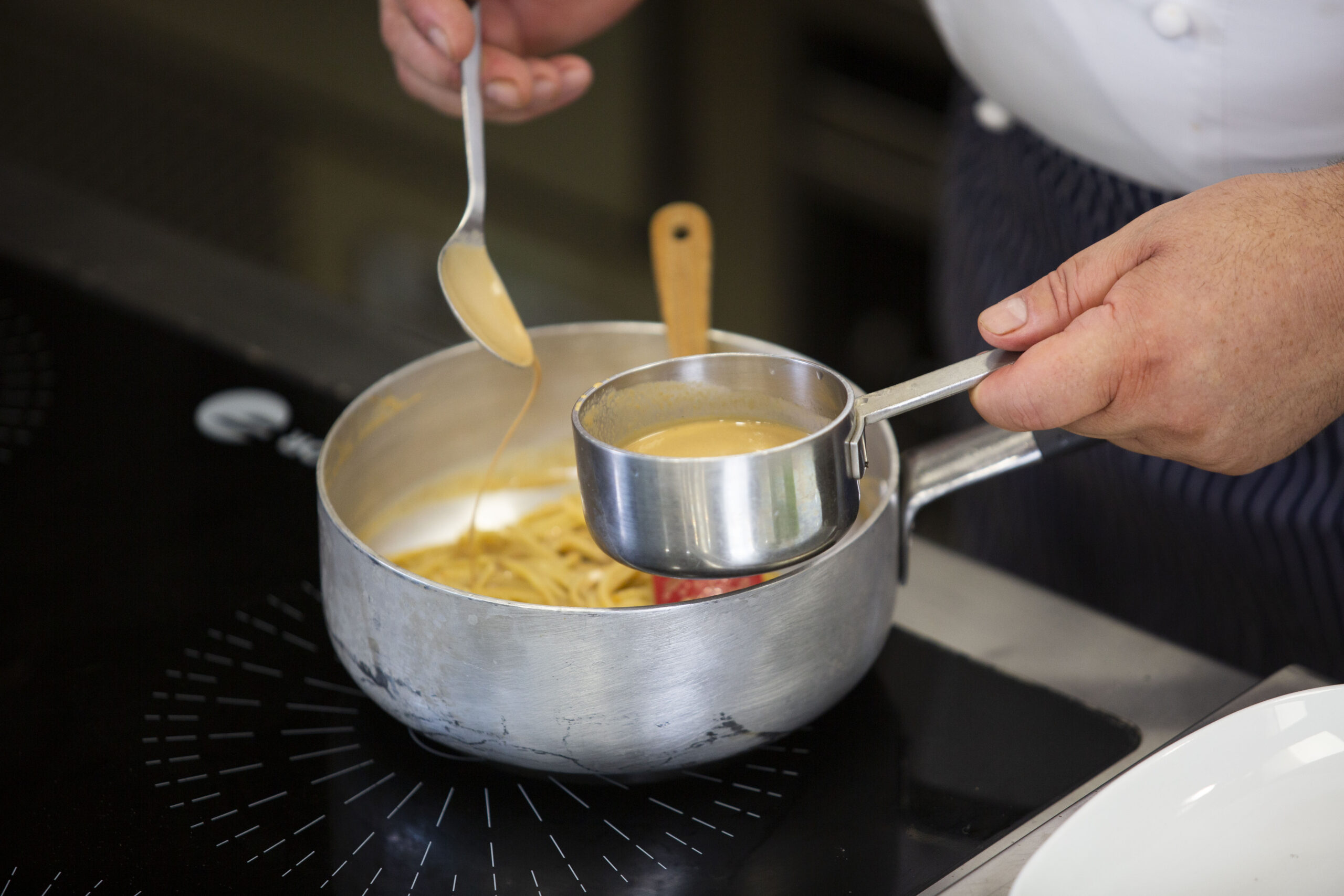 Maccheroni alla Chitarra con cozze alla saracena