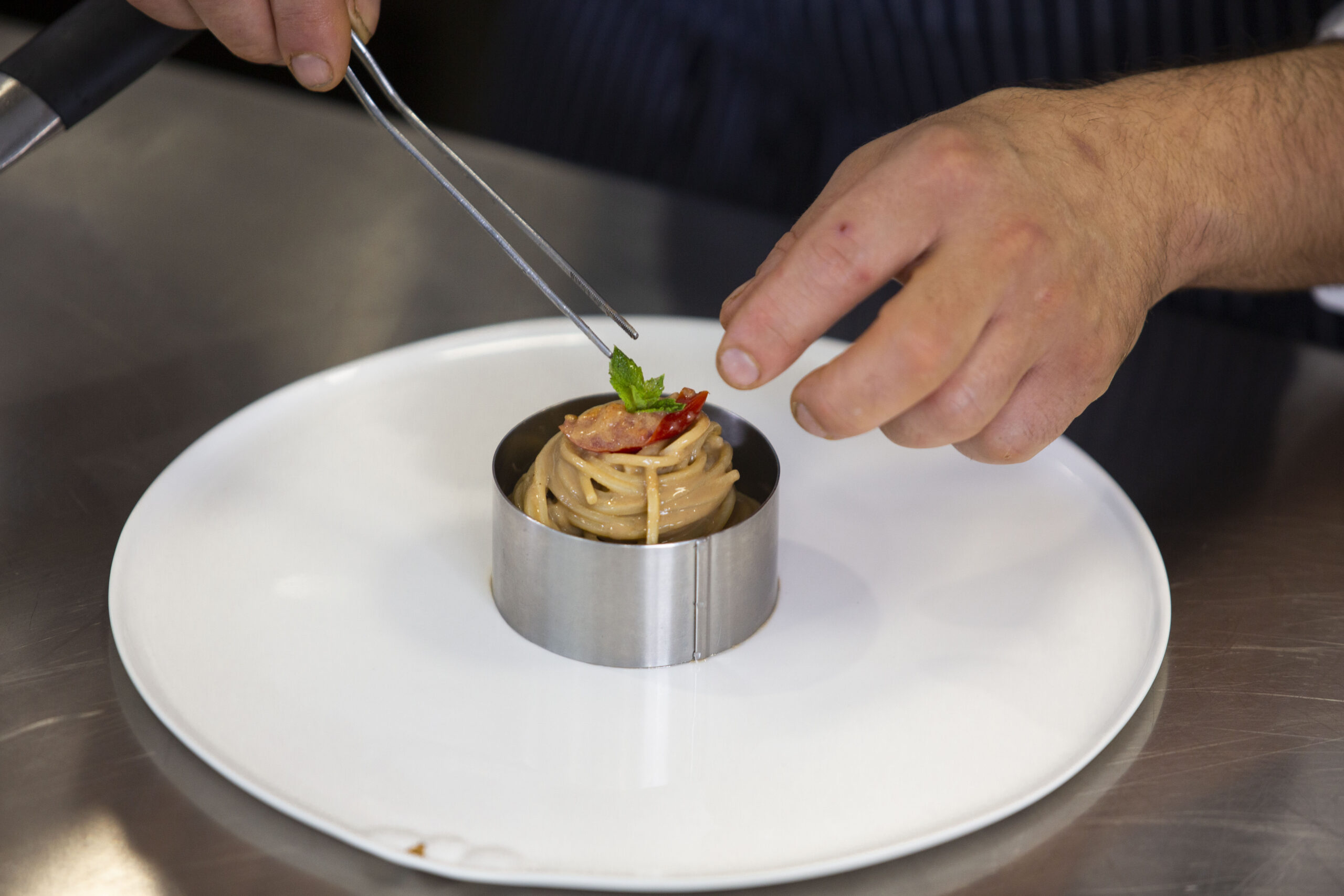 Maccheroni alla Chitarra con cozze alla saracena