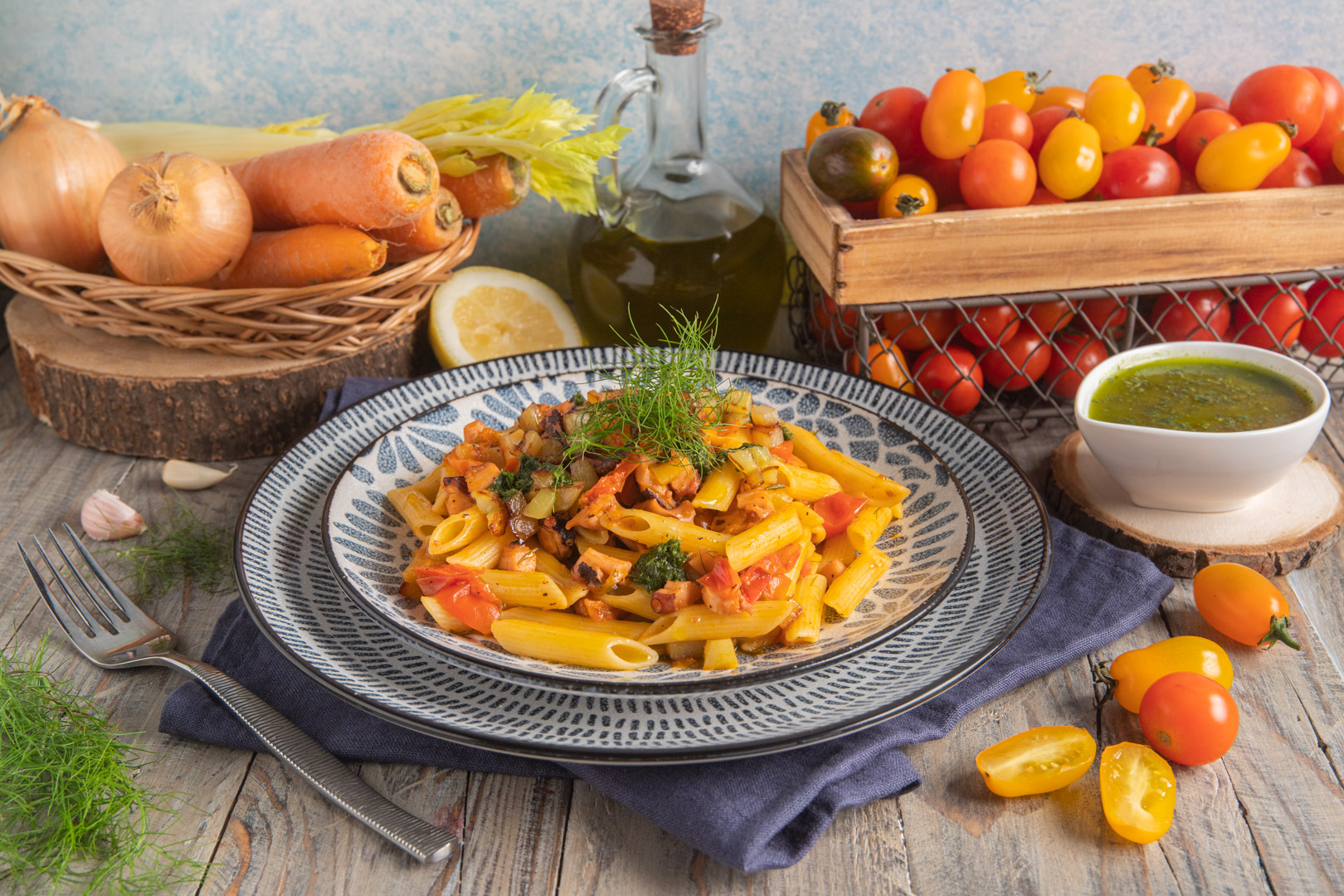 Penne al ragù di polpo, salsa al prezzemolo e patate